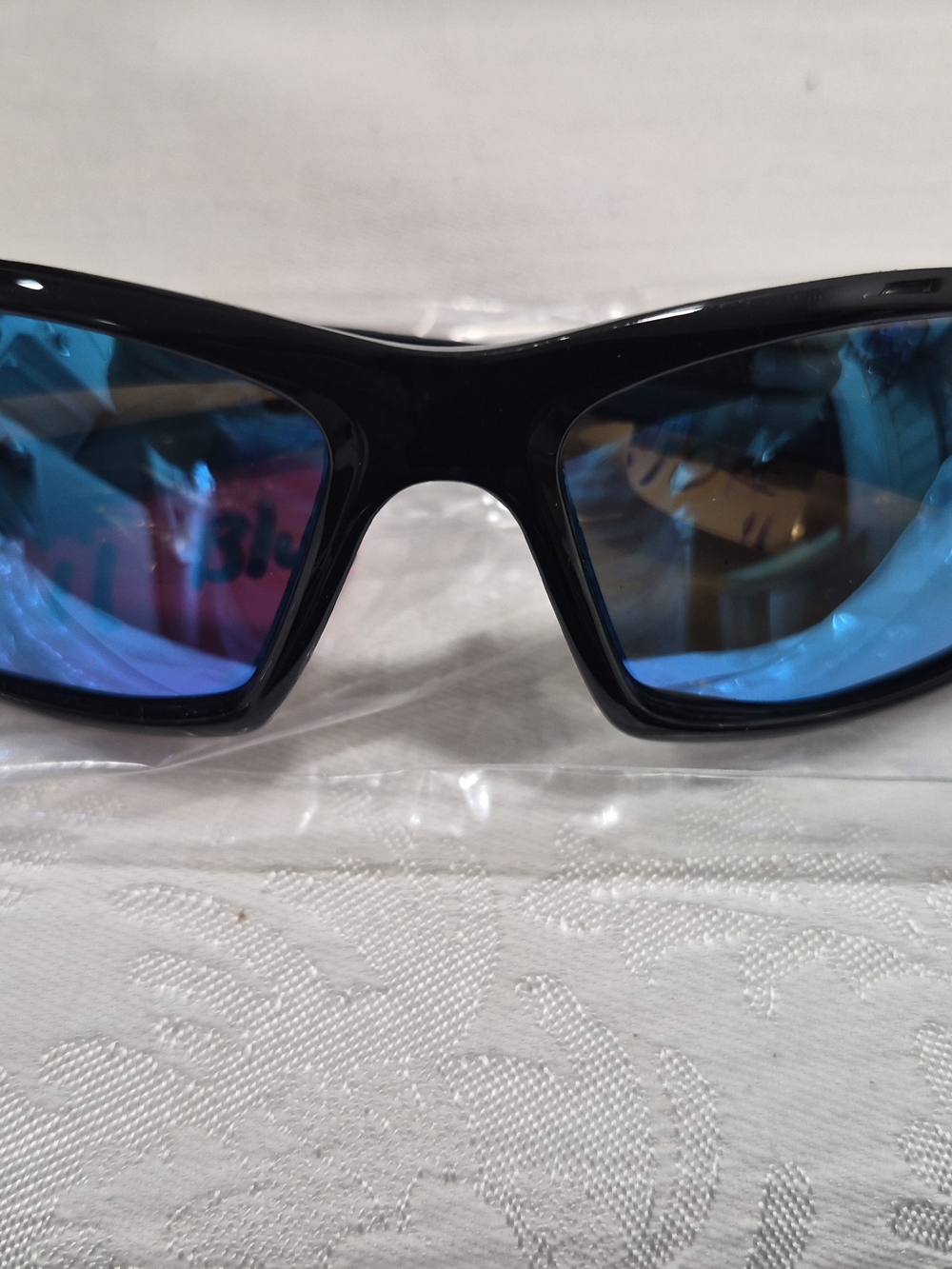 Source Unknown Black Frame Sunglasses with Blue Mirrored Lenses